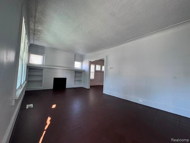 Photo - 2474 Fullerton Ave