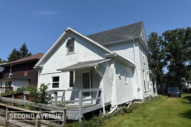 Photo - 1111 Hayes Ave