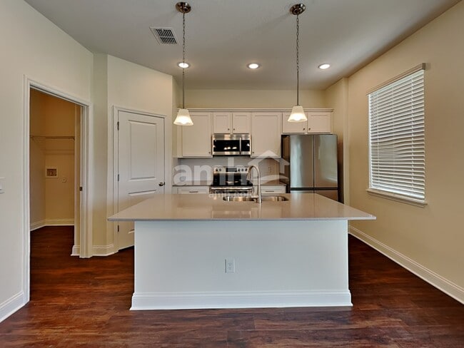 Photo - 6090 Little Blf Cir