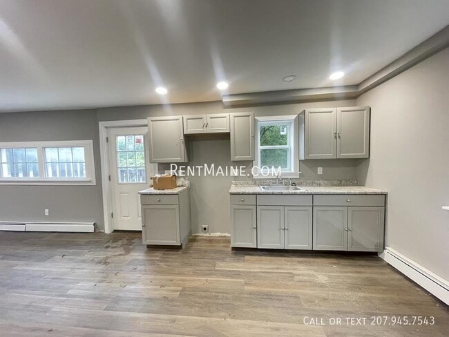 554 S Main St Unit 1