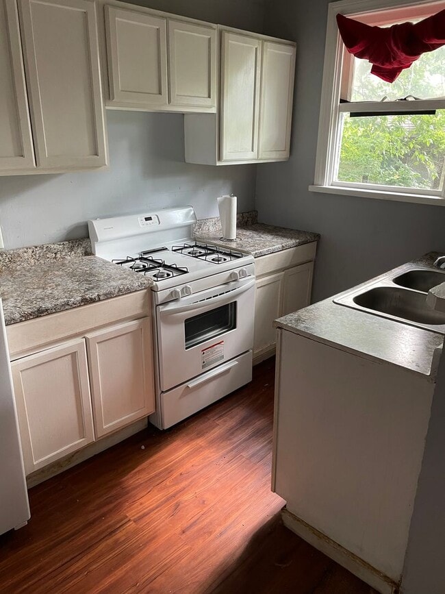 Photo - Remodeled 1 Bedroom Apartment near LSUS