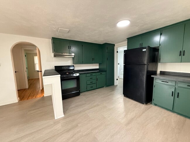 Photo - 1527 W 11th