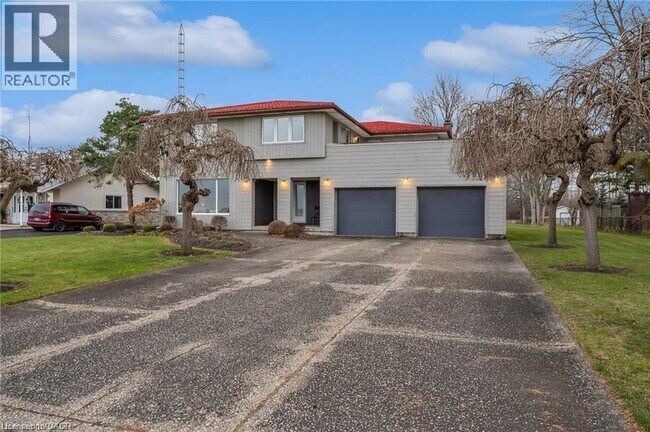 Photo - 1321 Niagara River Pkwy