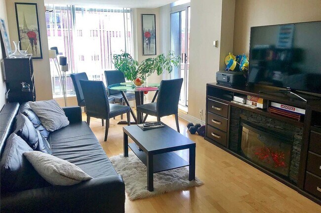 Photo - 500 Queens Quay W Unité 505W