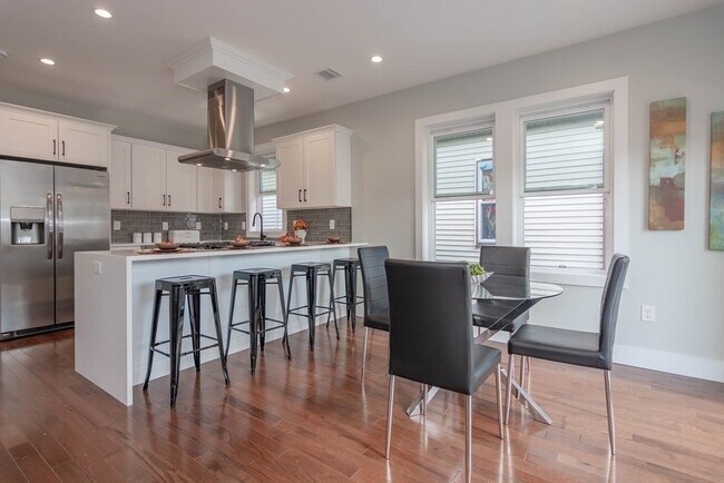 Photo - 71 Savin St Unit 2