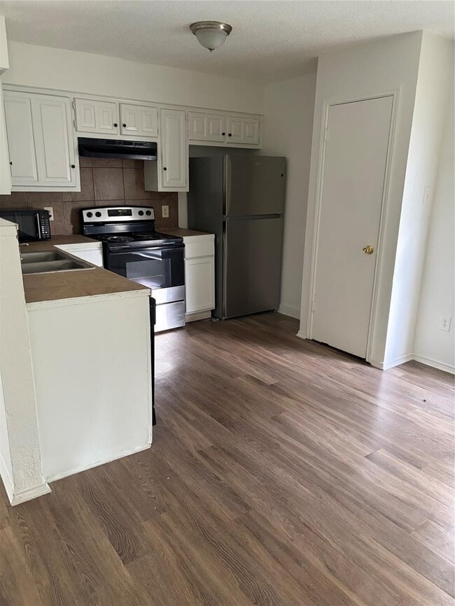 Photo - 8503 Colony Loop Dr
