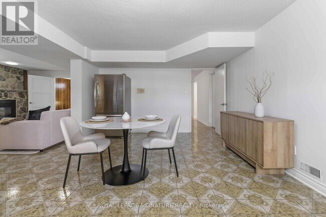 Photo - 49 Sylvadene Pkwy