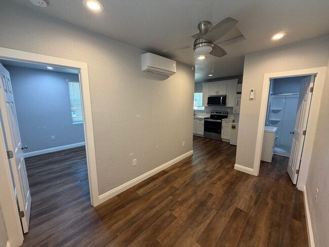 Photo - 3130 Kaiser Way