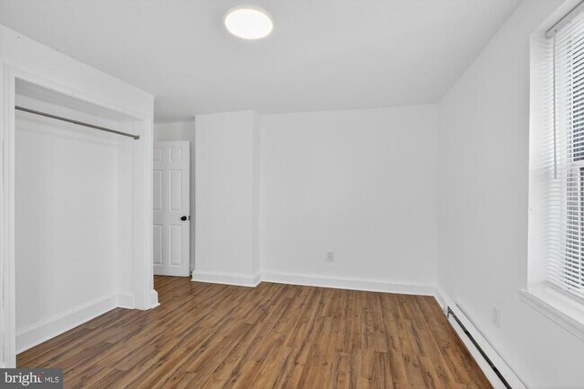 Photo - 1733 W Oxford St Unit 3