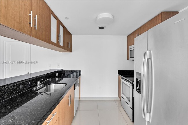 Photo - 601 NE 23rd St Unit 1106