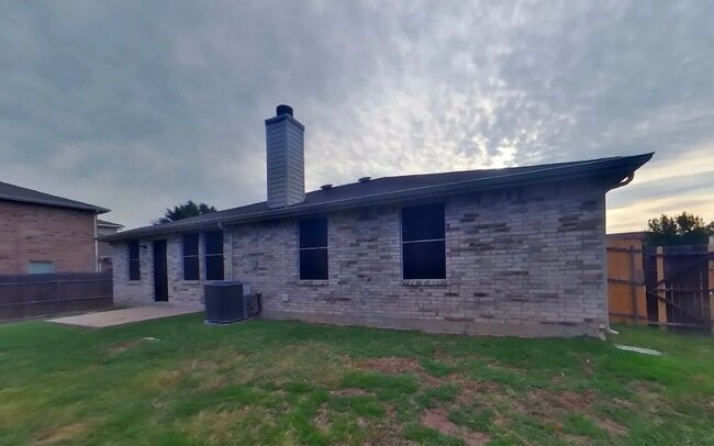 Photo - AVAILABLE NOW READY TO MOVE IN