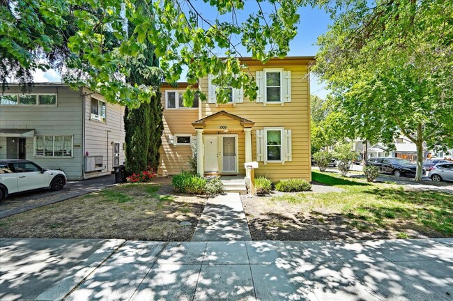 Photo - 1009 McKendrie St Rental