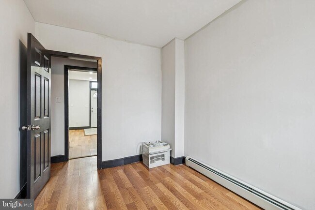 Photo - 5221 Linden Heights Ave