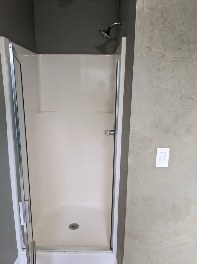 Master Shower - 41 Eagle View Dr
