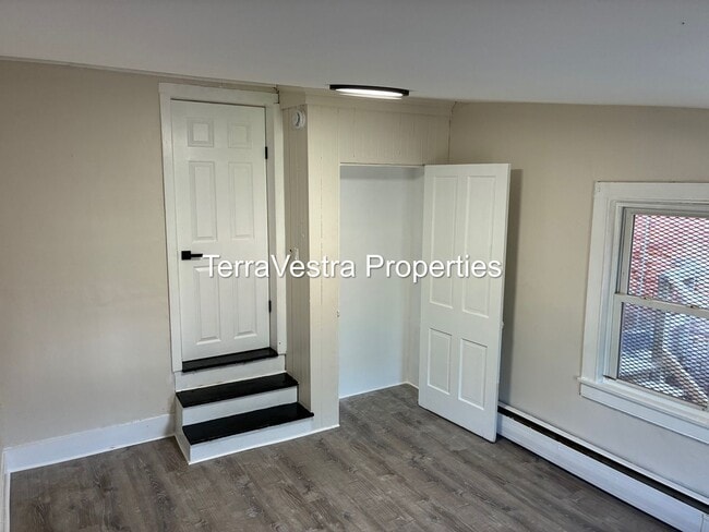 216 E Broadway Unit B
