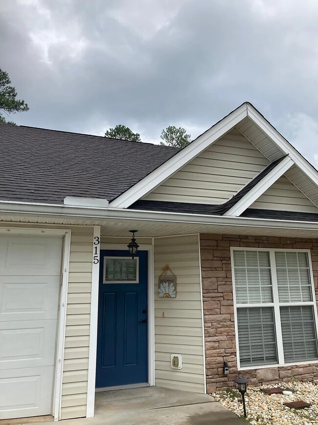Building Photo - 315 Caldwell Cir Rental