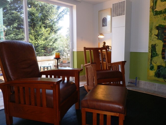 Building Photo - 208 27th Ave E Unit ID1273353P