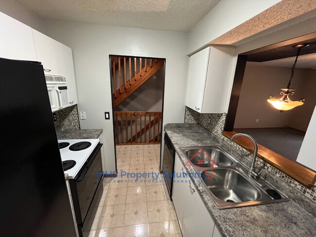 Photo - 186 Macfalls Way