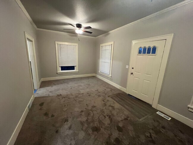 Photo - 305 SE Everett St