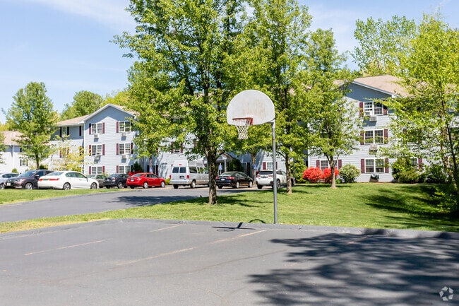 Basketball Court - University Crossing Apartments