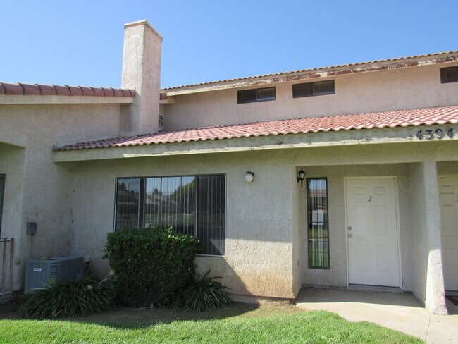 Photo - 43941 18th Street E Unidad #2