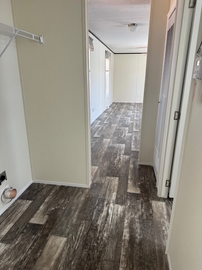 Photo - 10 Saratoga Dr