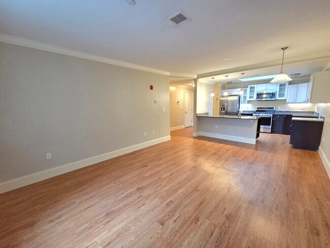 Photo - 286 Main St Unidad U209