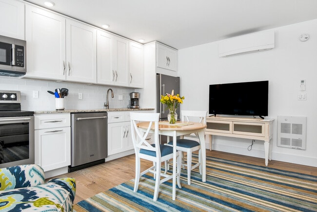 Photo - 48 Wilmot St Unit A-21