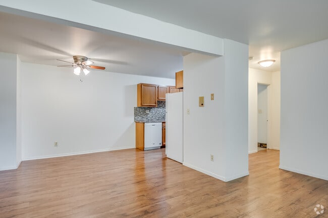 1BR, 1BA - 750SF - Living Room