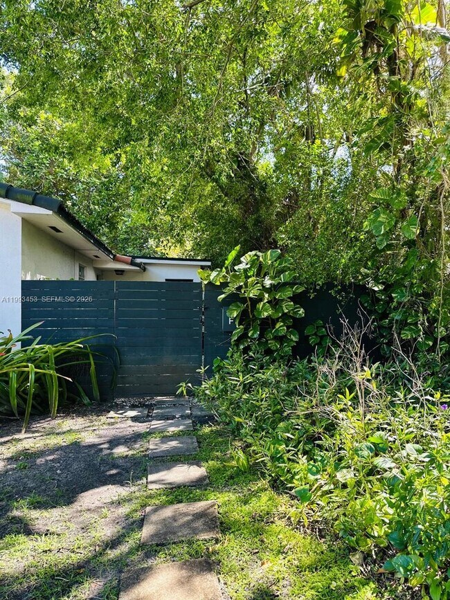 Photo - 1002 NE 119th St Unidad F