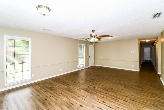 Photo - 4784 Ross Rd