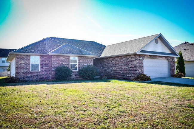 Photo - 505 Falcon Heights