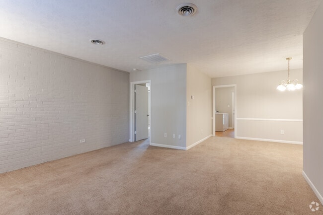 1BR, 1BA - 950SF Classic - Sala de estar - Morganton Arms Apartments