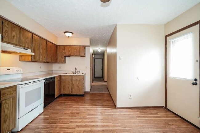 Photo - 2510 Thimbleberry Rd