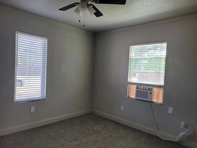 Photo - 2404 Avenue U