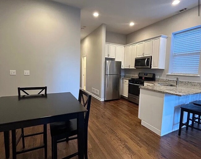 Photo - 3232 S Wells St Unidad Apt 2F