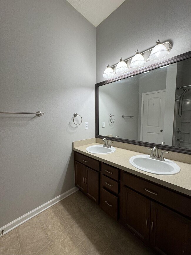 Photo - 3 bedroom 2.5 bath townhome in Bartram Park