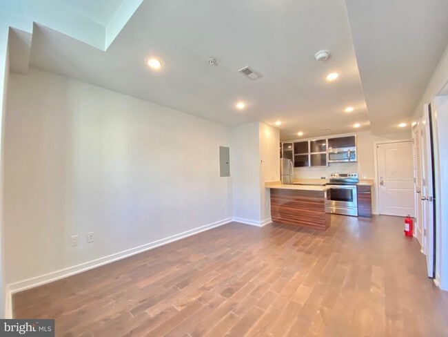 Photo - 1 W Main St Apartment Unit 511