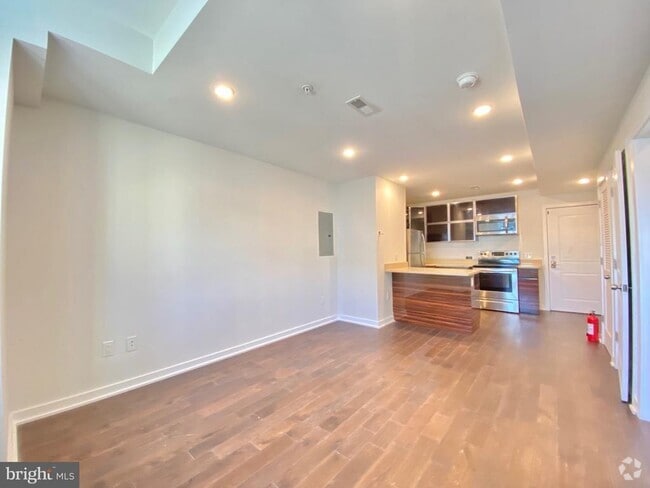Building Photo - 1 W Main St Unit 511 Rental