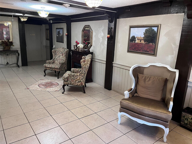 Photo - 3670 Inverrary Dr Unit 1F