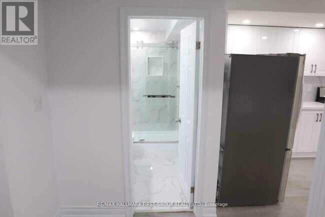 Photo - 1627 Baggins St