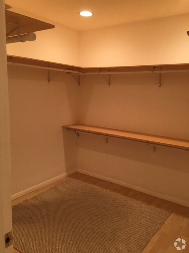 Building Photo - Very nice 3 bedroom, 2 bath Monterey Park ... Rental