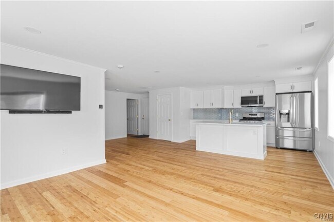 Photo - 238 Oriskany Blvd