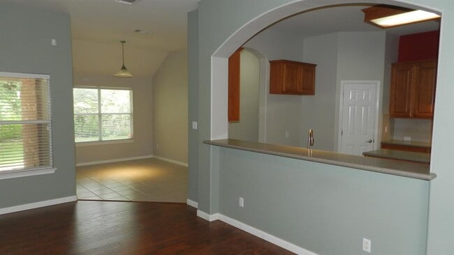 Photo - 613 Hickory Run Dr