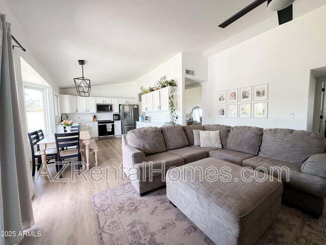 Photo - 5453 E Florian Ave