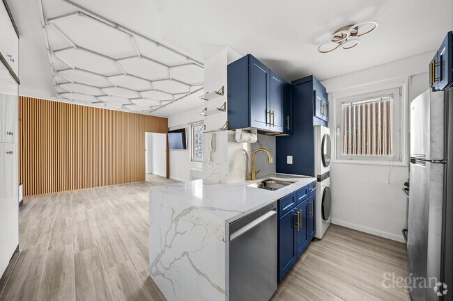 Building Photo - 58 W 58th St Unit APT 26F