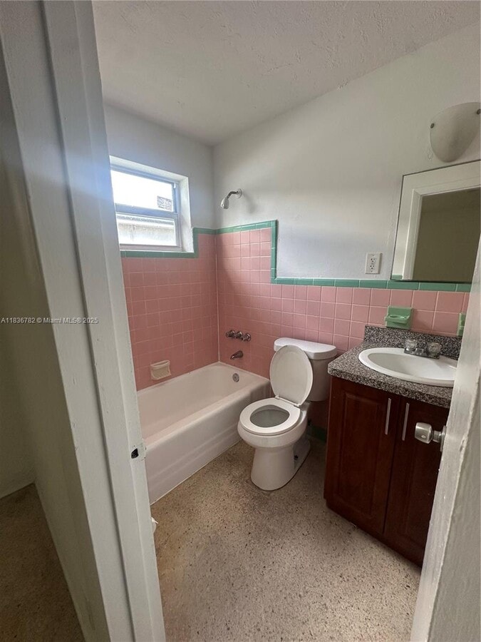 Photo - 166 W 9th St Unit 4