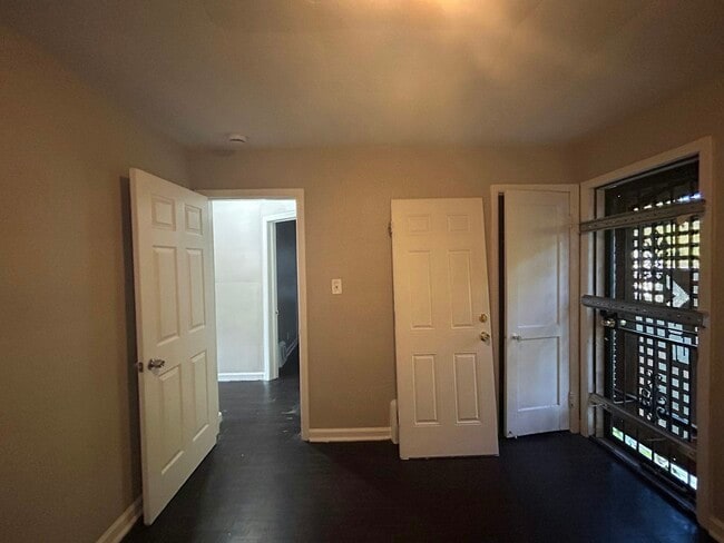 Photo - 16544 St Marys St