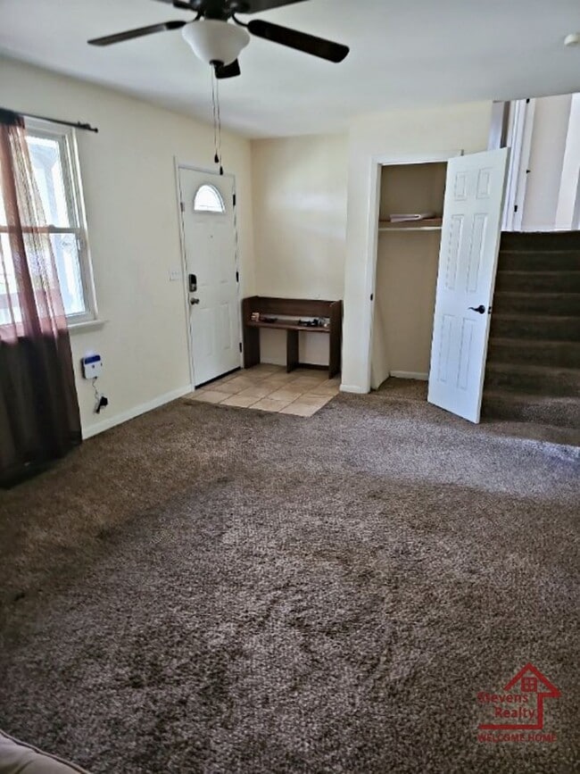 Photo - 445 Rockwood Dr