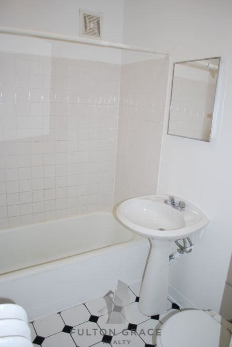 Photo - 1 bedroom in Chicago IL 60626 Unit 21.5-35